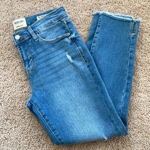 The Effortless Skinny Ankle Kensie Jeans
